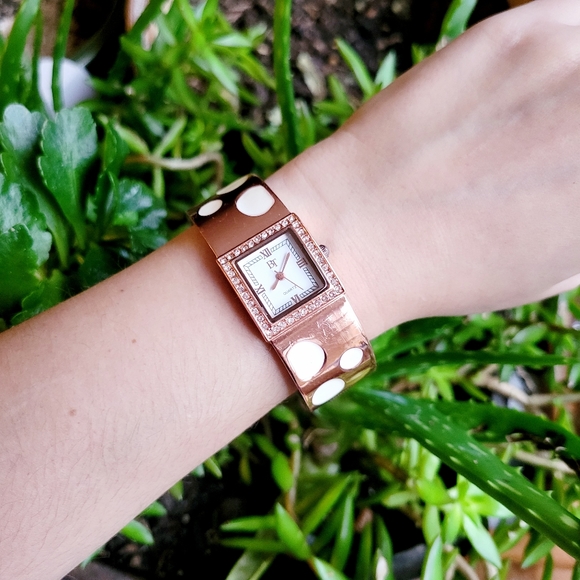 Classic BT Polka Dot Rose Gold Roman Numerals Rhinestone Watch - Picture 4 of 9